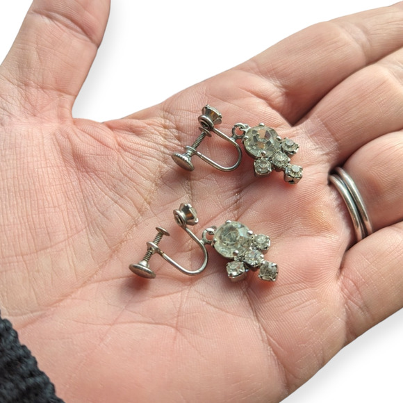 Midcentury Rhinestone Diamond Dangle Cluster Screwback earrings - Picture 3 of 4